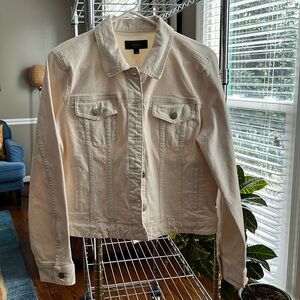 J Crew Indigo

Women’s Cream Color Jean Jacket